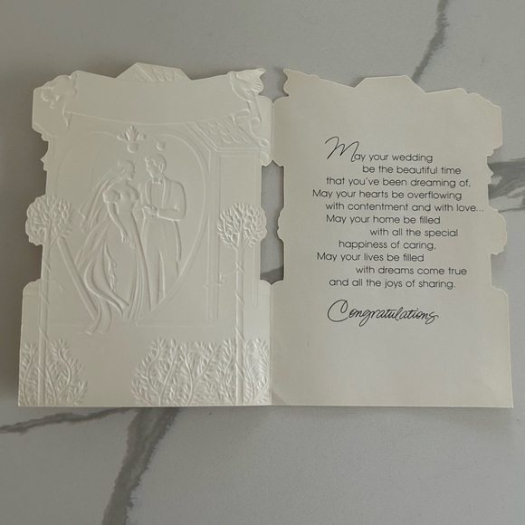 🆓 - Vintage Hallmark Embossed Wedding Day Card - Free With Purchase - Picture 6 of 6